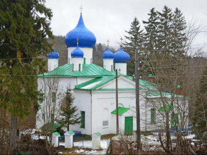 Фото: памятники архитектуры, храмы и культовые сооружения, монастыри, другие места, Мальский монастырь, Изборск