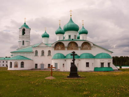 Фото: памятники архитектуры, храмы и культовые сооружения, монастыри, другие места, Свято-Троицкий Александро-Свирский монастырь, Старая Ладога